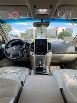 تۆیۆتا لاند کروزەر